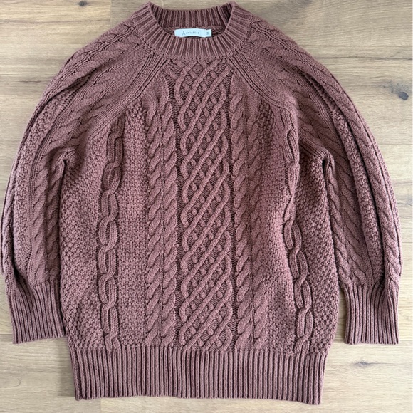 Sweaters - Cable Knit Sweater - Brown
